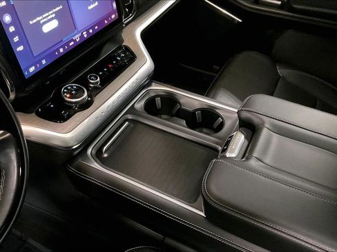 Certified 2025 Ford Expedition Max Platinum AWD/4WD image 16