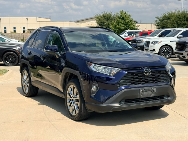 Used 2019 Toyota RAV4 XLE Premium FWD image 3