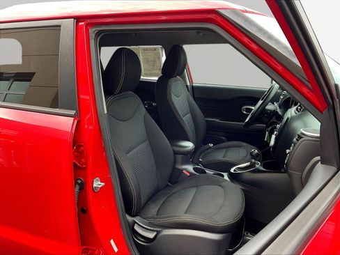 Used 2016 Kia Soul + FWD image 27