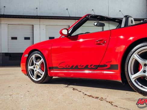 Used 2005 Porsche 911 Carrera S image 28