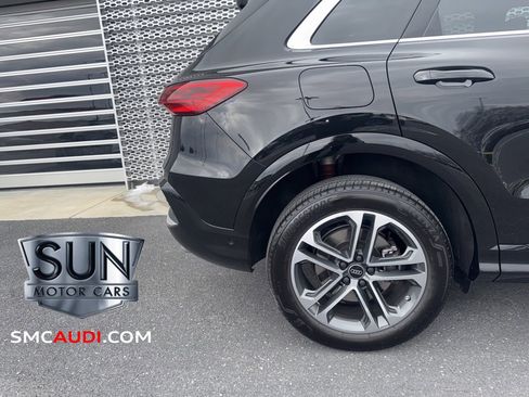 Used 2025 Audi Q5 Premium w/ Convenience Package image 11