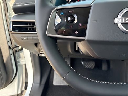 Used 2025 Nissan Murano SV image 23