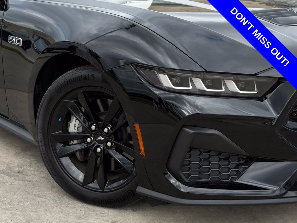 Used 2024 Ford Mustang GT RWD image 2