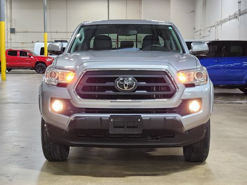 Used 2021 Toyota Tacoma SR5 RWD image 2
