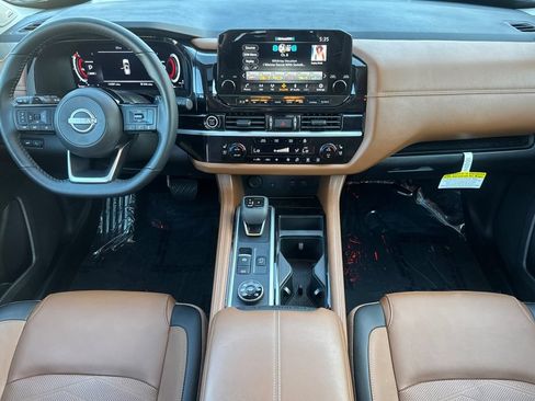 Used 2024 Nissan Pathfinder Platinum w/ Cargo Package AWD/4WD image 12