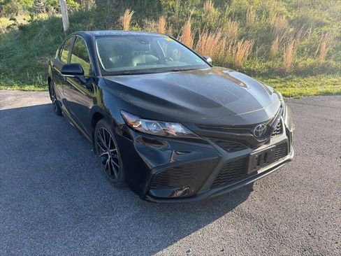 Used 2022 Toyota Camry SE w/ Convenience Package FWD image 17