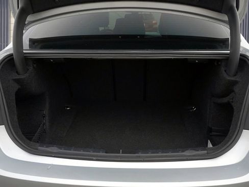 Used 2018 BMW 328d w/ Convenience Package image 10