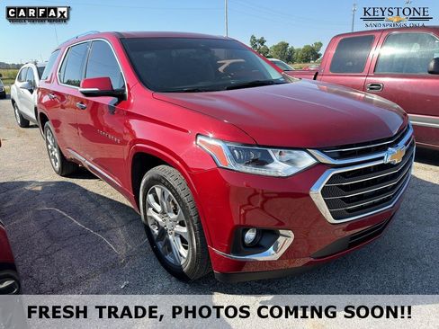 Used 2019 Chevrolet Traverse Premier w/ Driver Confidence II Package FWD image 1