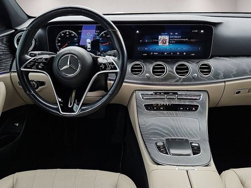 Used 2021 Mercedes-Benz E 350 4MATIC Sedan image 18