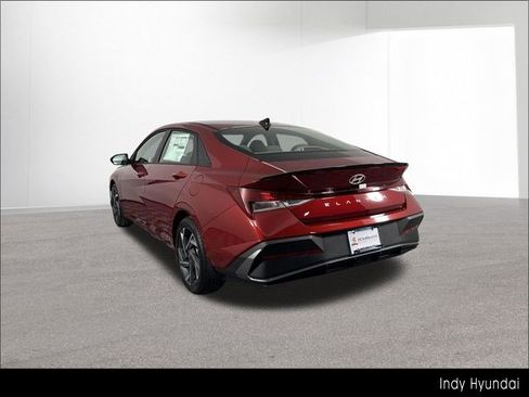 Certified 2025 Hyundai Elantra Sport FWD image 40