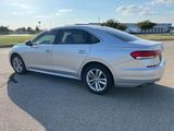 Used 2020 Volkswagen Passat 2.0T SE image 2
