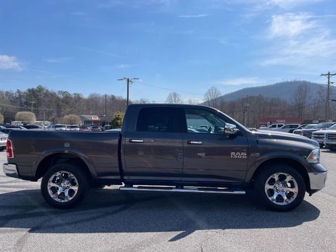 Used 2017 RAM 1500 Laramie w/ Convenience Group image 8