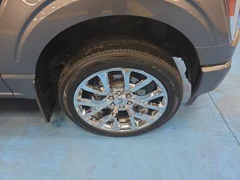 Used 2021 Ford F150 Lariat w/ Equipment Group 502A High AWD/4WD image 4
