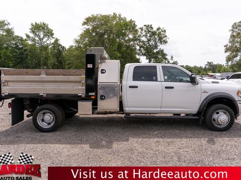 Used 2024 RAM 5500 Tradesman w/ Chrome Appearance Group AWD/4WD image 6