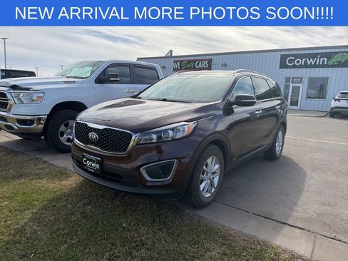 Used 2016 Kia Sorento AWD w/ LX Convenience Package image 3