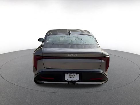 Used 2025 Kia K4 LXS image 11