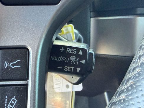 Used 2021 Toyota Tacoma SR5 AWD/4WD image 17
