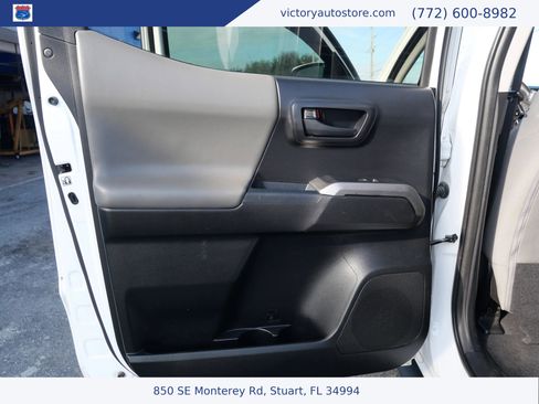 Used 2018 Toyota Tacoma SR5 RWD image 22