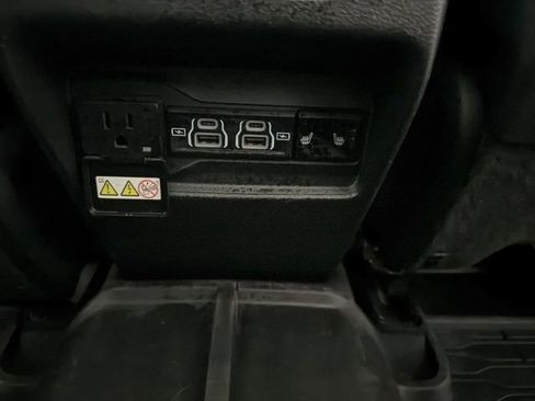 Used 2022 Jeep Grand Cherokee Overland AWD/4WD image 44