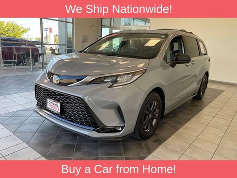 Used 2024 Toyota Sienna XSE w/ XSE Plus Package AWD/4WD image 2