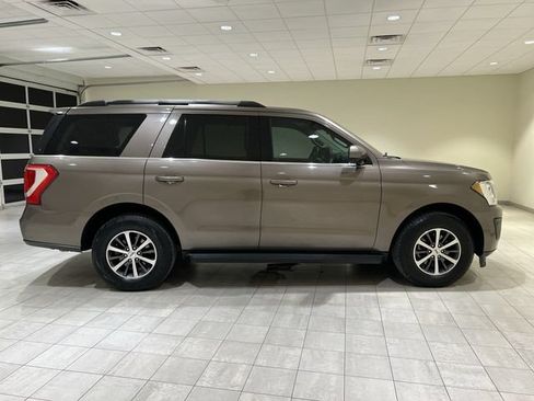 Used 2019 Ford Expedition XLT RWD image 6