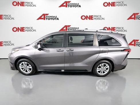 Certified 2024 Toyota Sienna Limited image 4