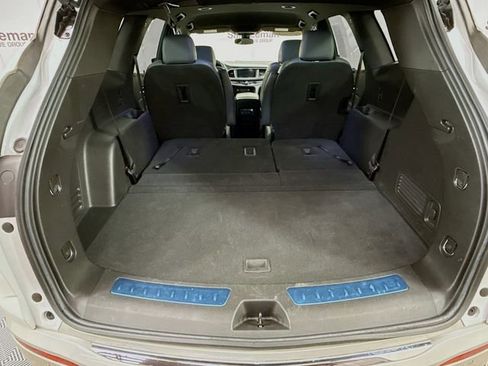 Used 2023 Buick Enclave Essence image 26