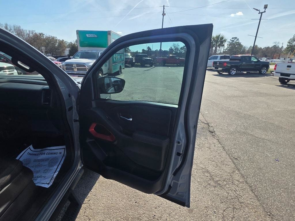 Used 2023 Nissan Frontier Pro-X w/ Pro Convenience Package RWD image 11