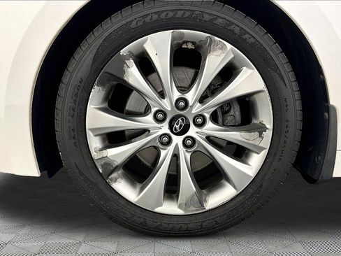 Used 2013 Hyundai Azera FWD image 34