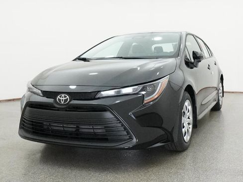 Used 2026 Toyota Corolla LE image 19