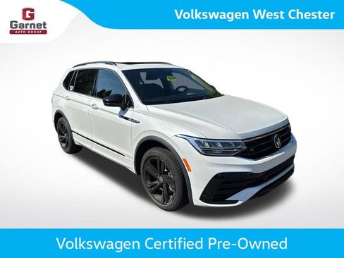 Used 2024 Volkswagen Tiguan SE R-Line AWD/4WD image 8