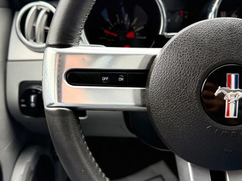 Used 2009 Ford Mustang Premium RWD image 11