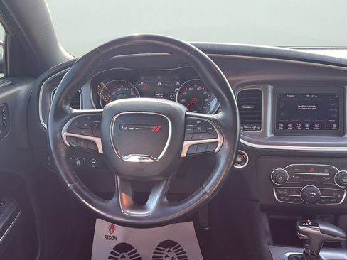 Used 2019 Dodge Charger SXT w/ Leather Interior Group RWD image 8