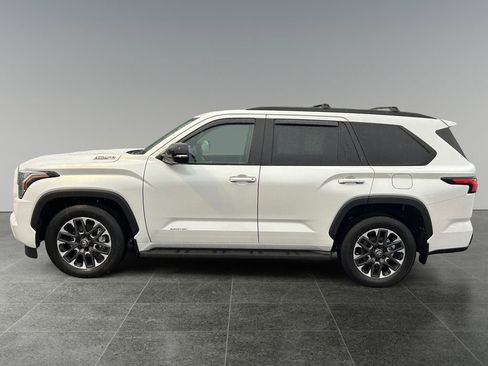 Used 2025 Toyota Sequoia Limited image 5