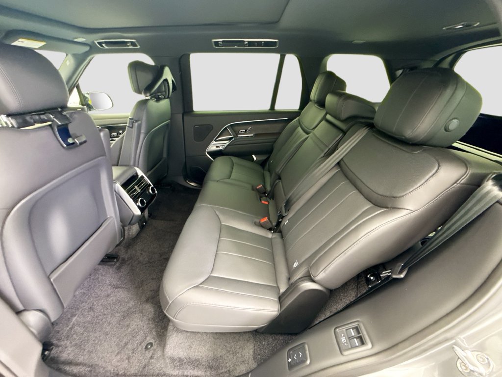 New 2026 Land Rover Range Rover Long Wheelbase SE AWD/4WD image 20
