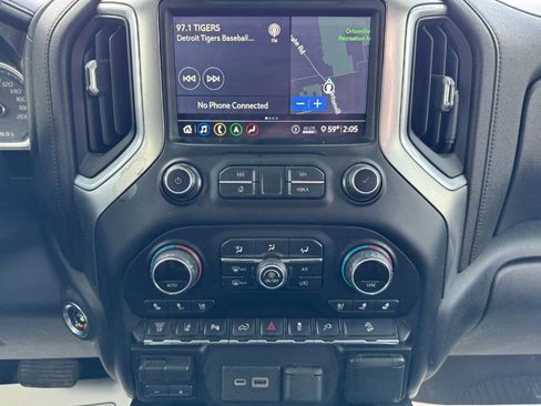 Used 2020 Chevrolet Silverado 2500 LTZ w/ LTZ Premium Package image 22