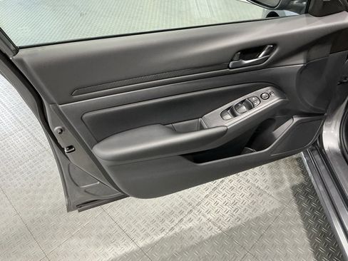 Used 2025 Nissan Altima 2.5 S image 24