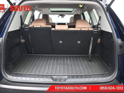 Used 2025 Toyota Grand Highlander AWD image 32