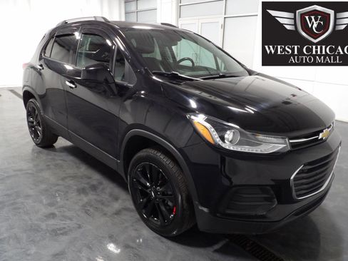 Used 2019 Chevrolet Trax LT w/ Sun & Sound Package image 1