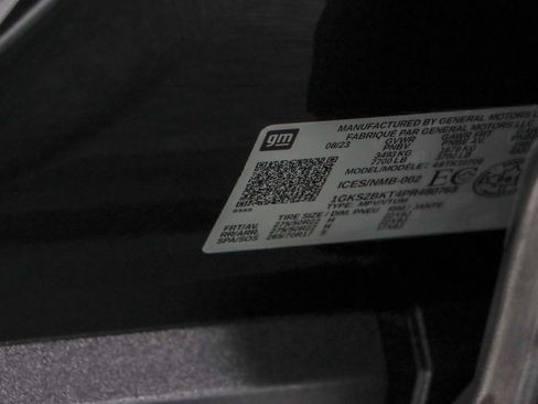 Used 2023 GMC Yukon SLT w/ SLT Luxury Package image 38