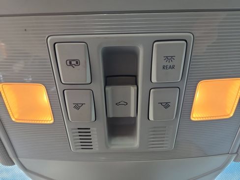 Certified 2022 Volkswagen Jetta SE FWD image 14