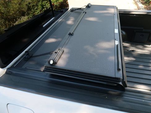 Used 2018 Toyota Tacoma TRD Sport w/ Technology Package image 12