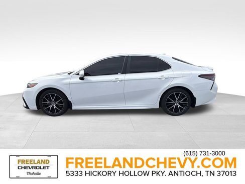 Used 2023 Toyota Camry SE w/ Convenience Package FWD image 6