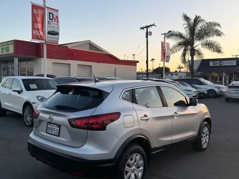 Used 2018 Nissan Rogue Sport S image 5