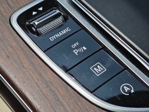Used 2022 Mercedes-Benz GLC 300 4MATIC image 15