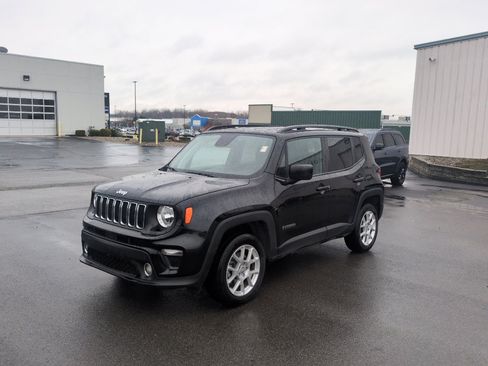 Used 2020 Jeep Renegade Latitude w/ Cold Weather Group image 1