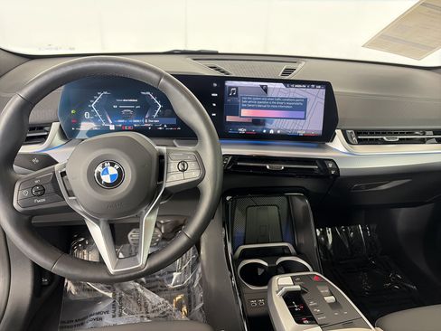 Used 2024 BMW X2 xDrive28i w/ Convenience Package AWD/4WD image 3