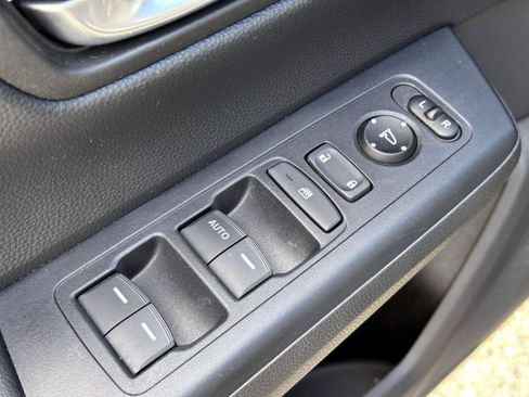 Used 2024 Honda CR-V LX image 17