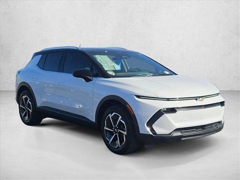 New 2026 Chevrolet Equinox EV LT image 7