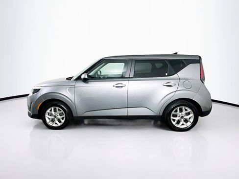 Used 2025 Kia Soul LX w/ LX Technology Package image 4